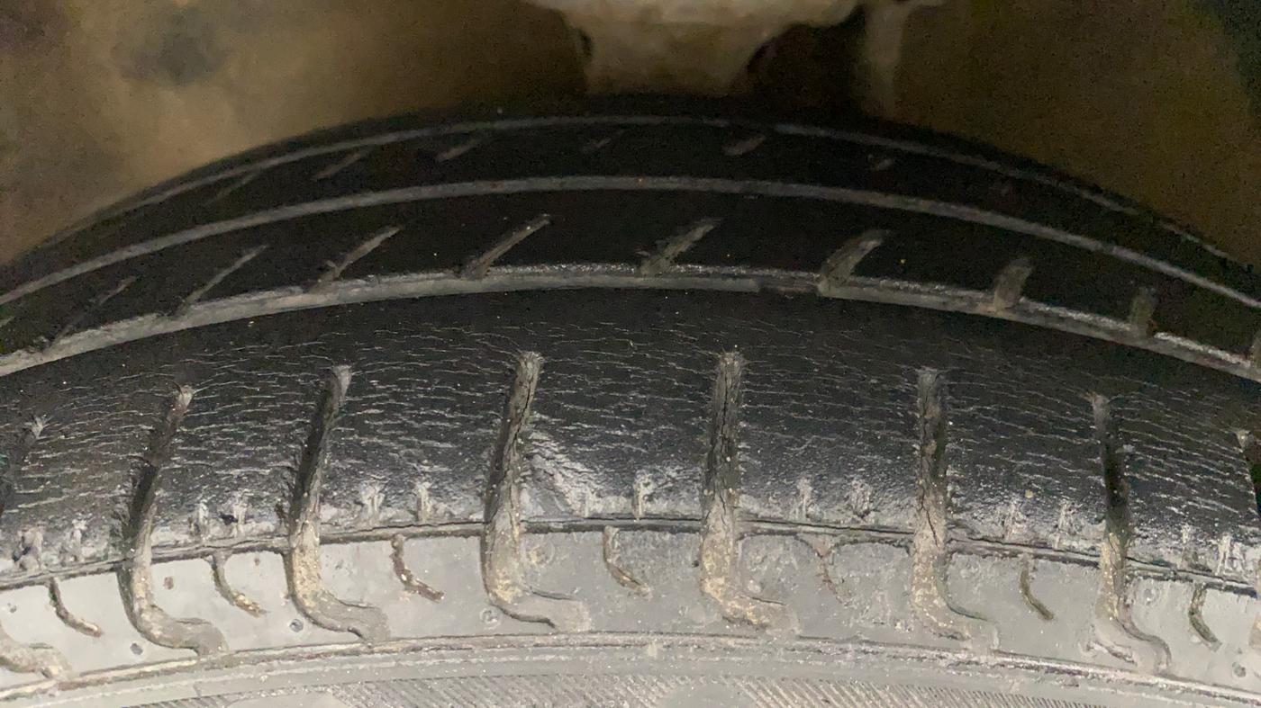 2010 Maruti Zen Estilo VXI, Petrol, Manual, 61,117 km, Left Front Tyre Tread
