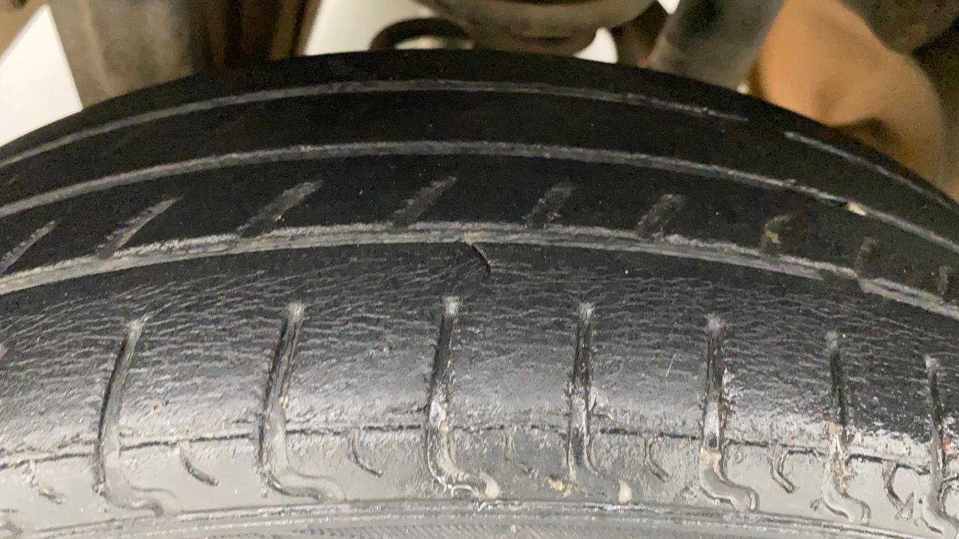 2010 Maruti Zen Estilo VXI, Petrol, Manual, 61,117 km, Right Rear Tyre Tread