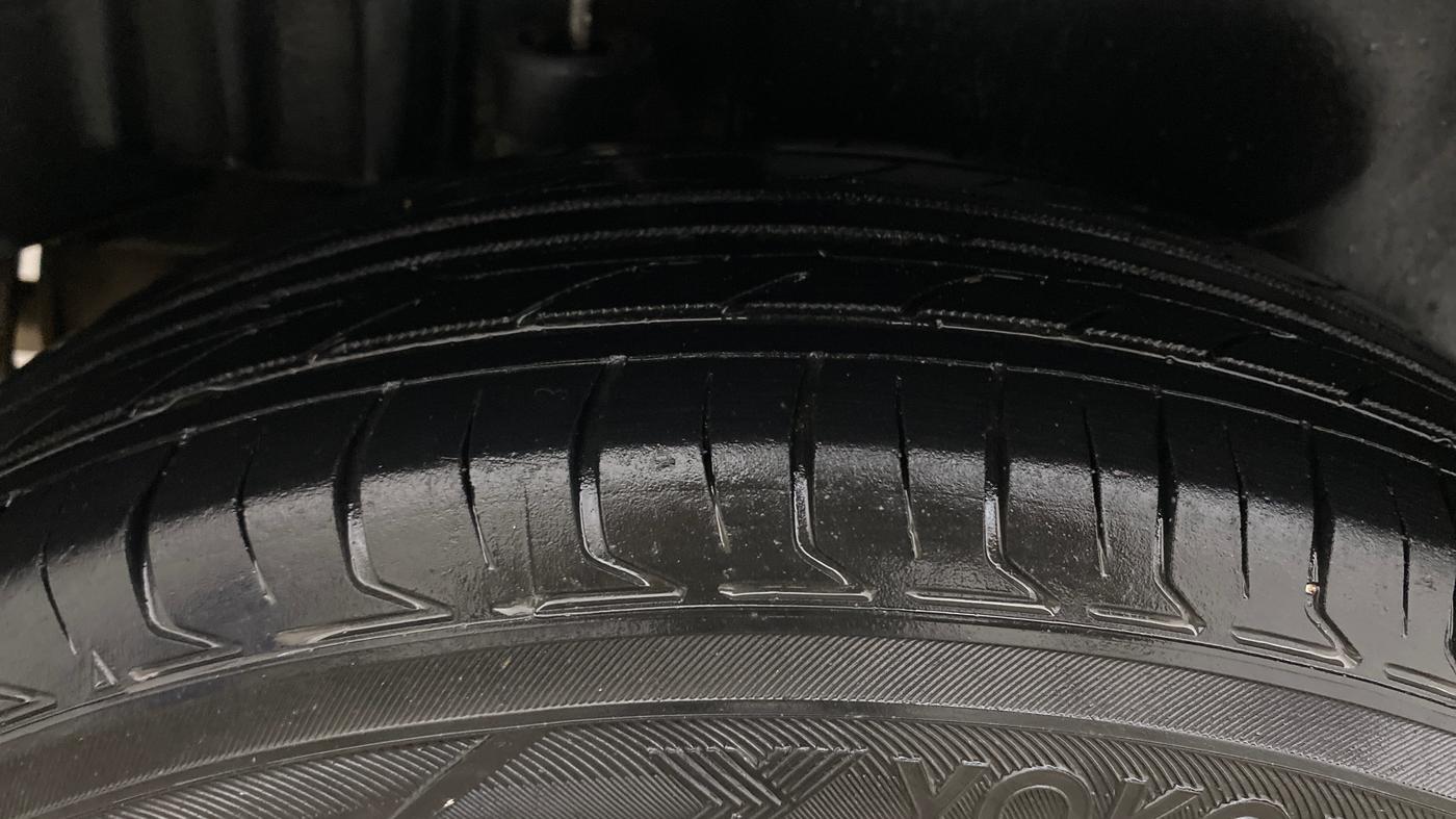 2014 Maruti Swift Dzire VDI, Diesel, Manual, 99,716 km, Right Rear Tyre Tread
