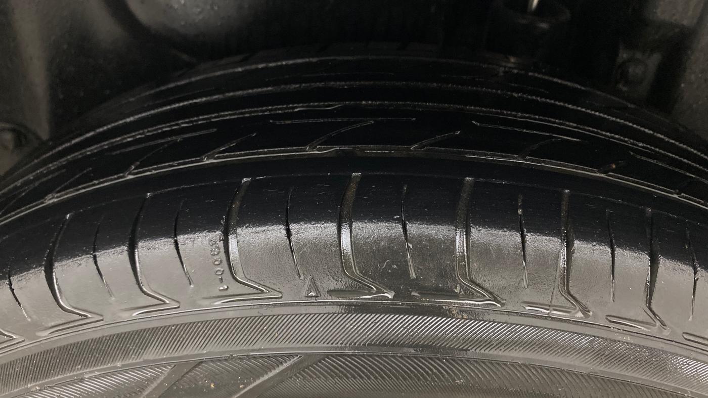2014 Maruti Swift Dzire VDI, Diesel, Manual, 99,716 km, Left Rear Tyre Tread