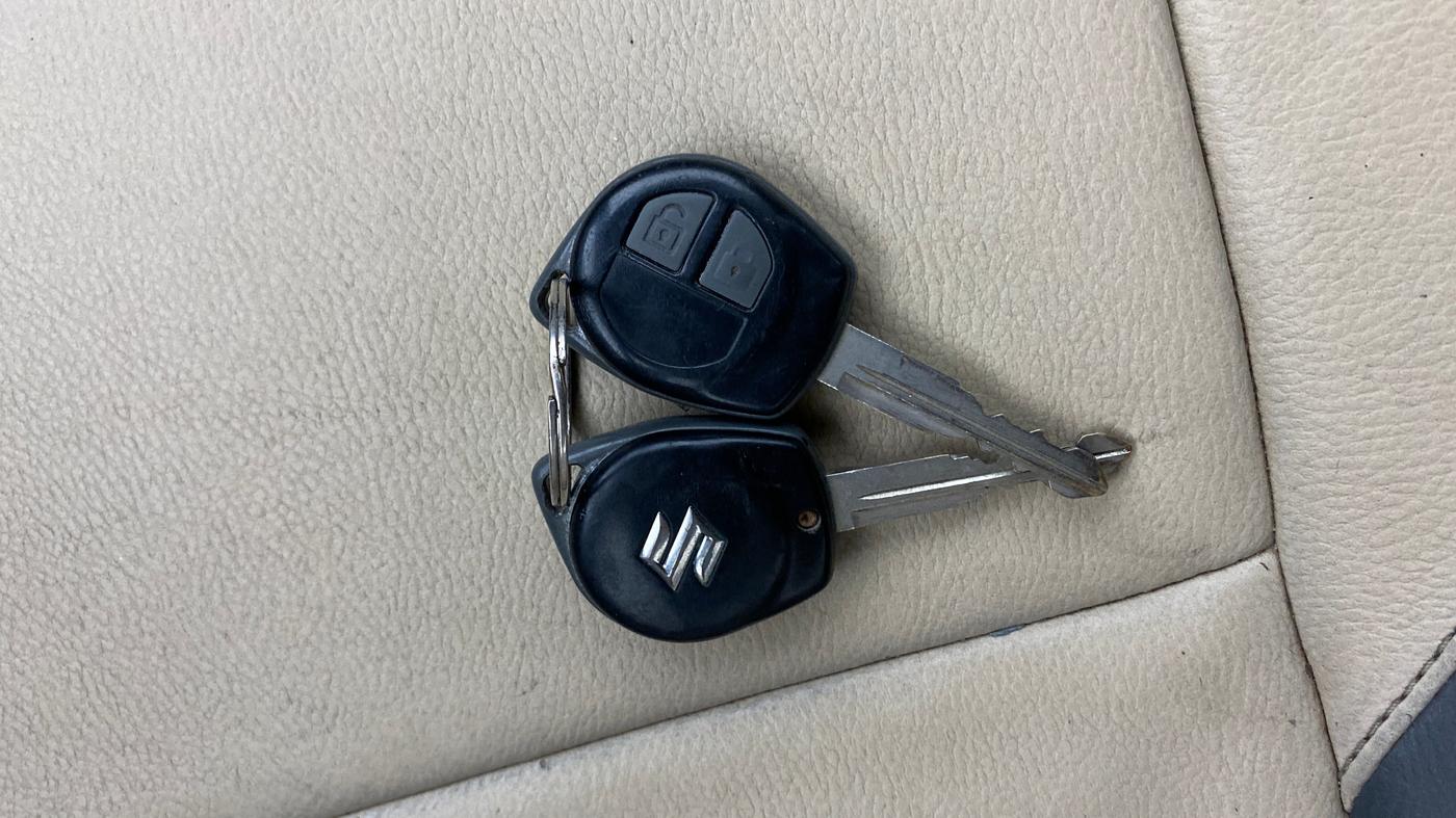 2014 Maruti Swift Dzire VDI, Diesel, Manual, 99,716 km, Key Close Up