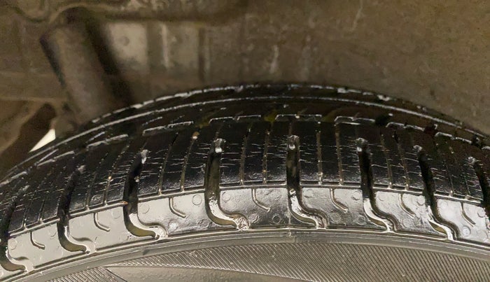 2015 Maruti Wagon R 1.0 VXI, Petrol, Manual, 61,035 km, Right Rear Tyre Tread