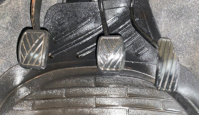 2015 Maruti Wagon R 1.0 VXI, Petrol, Manual, 61,035 km, Pedals