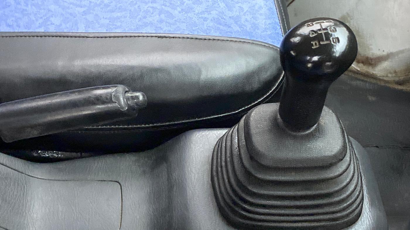 2011 Maruti Eeco 7 STR, Petrol, Manual, 67,580 km, Gear Lever