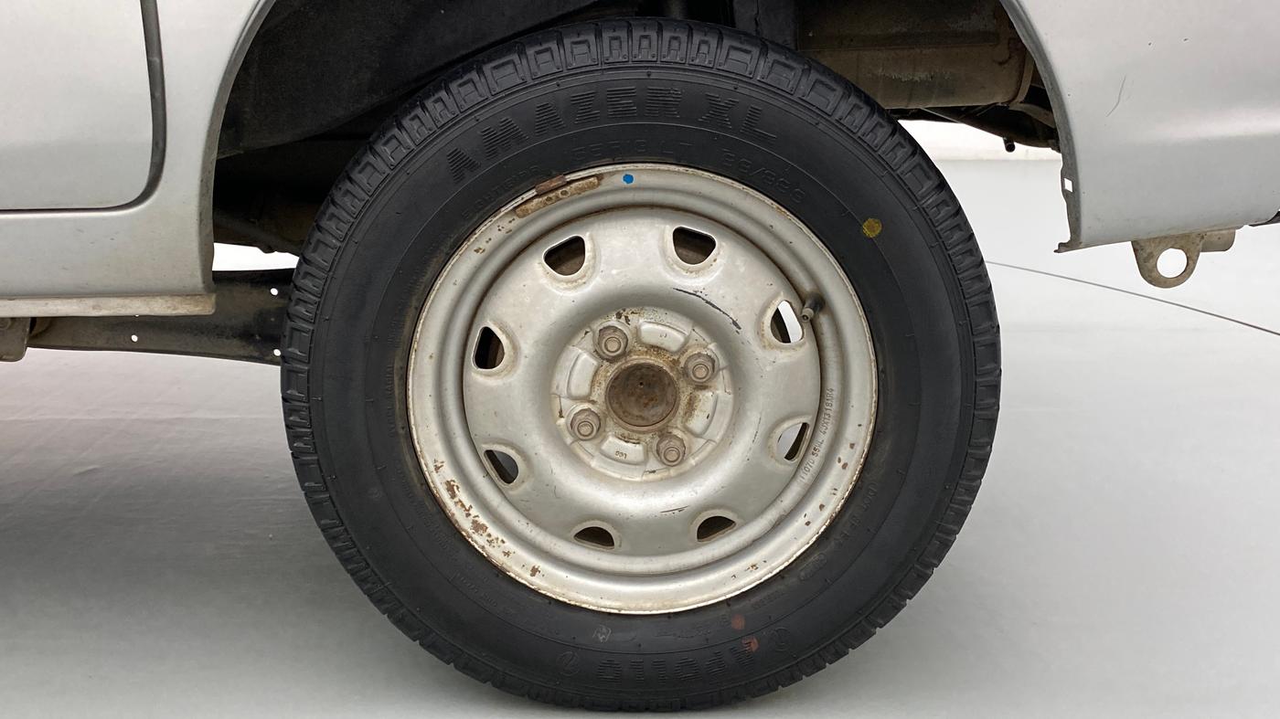 2011 Maruti Eeco 7 STR, Petrol, Manual, 67,580 km, Left Rear Wheel