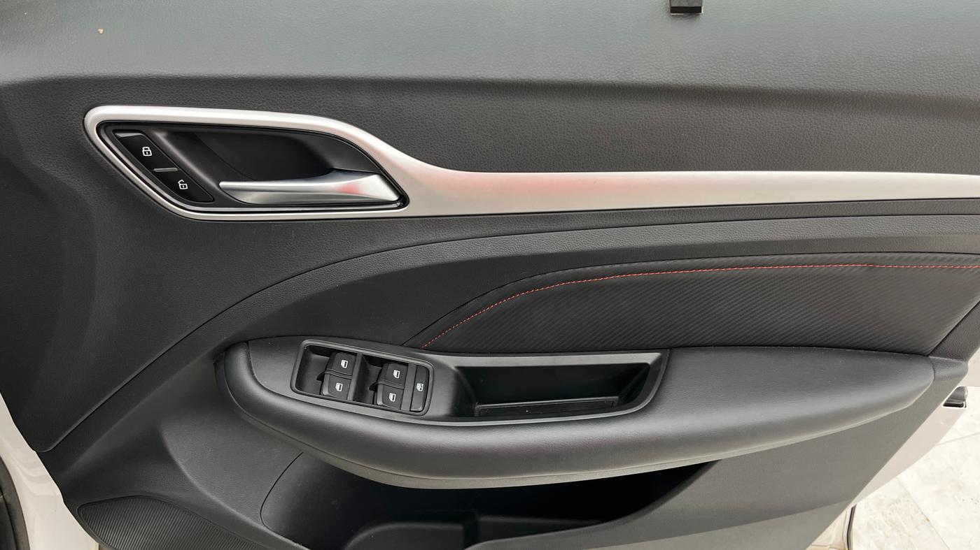 2022 MG ASTOR SHARP 1.3 TURBO AT, Petrol, Automatic, 33,380 km, Driver Side Door Panels Control