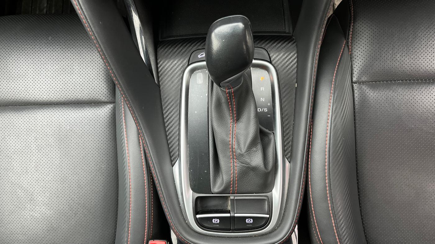 2022 MG ASTOR SHARP 1.3 TURBO AT, Petrol, Automatic, 33,380 km, Gear Lever