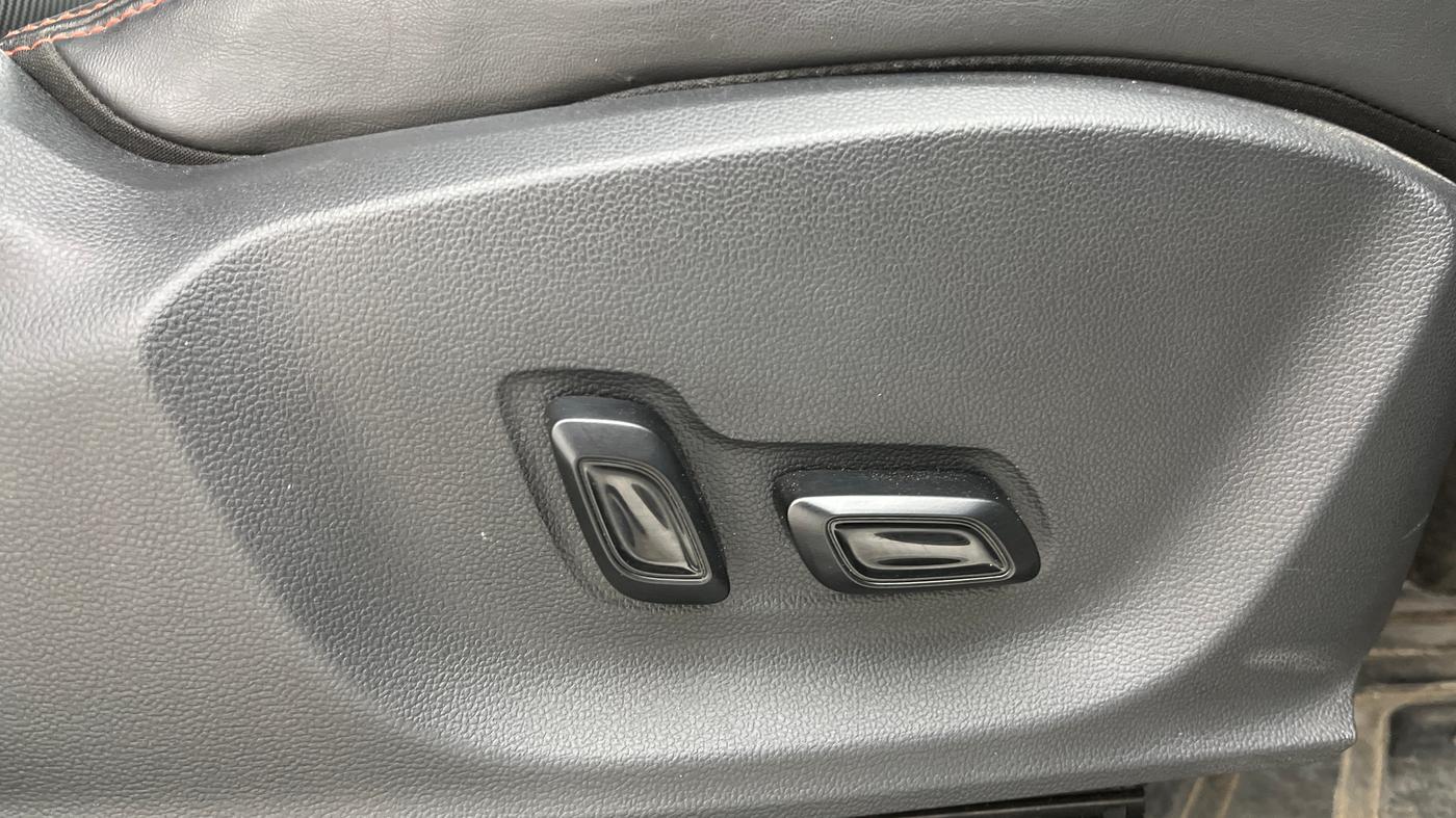 2022 MG ASTOR SHARP 1.3 TURBO AT, Petrol, Automatic, 33,380 km, Driver Side Adjustment Panel