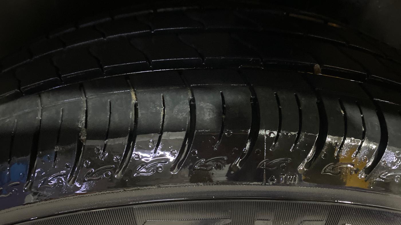 2015 Maruti Ciaz VDI+ SHVS, Diesel, Manual, 86,285 km, Left Rear Tyre Tread