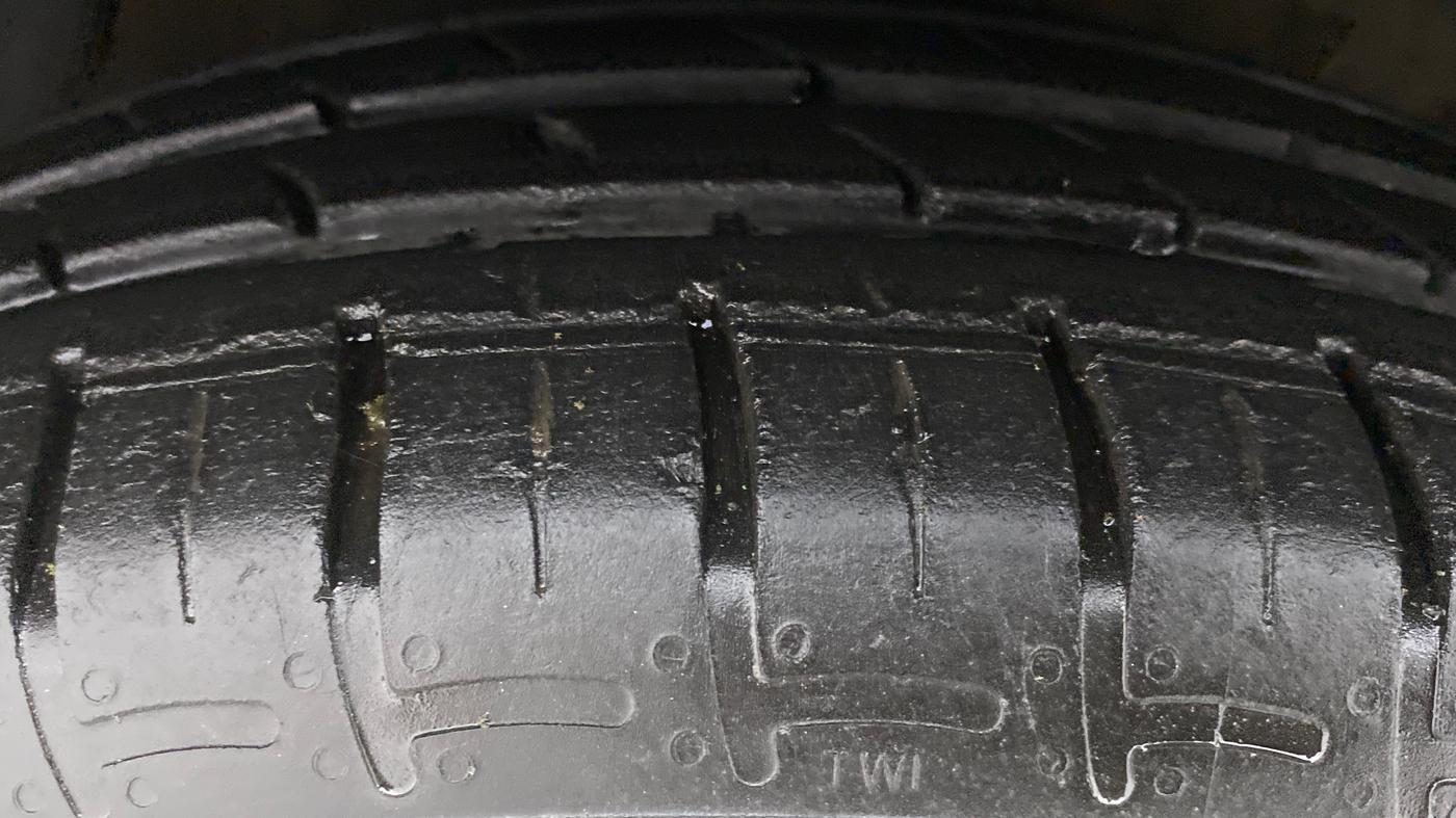 2021 Hyundai GRAND I10 NIOS SPORTZ CNG MT, CNG, Manual, 12,295 km, Left Front Tyre Tread