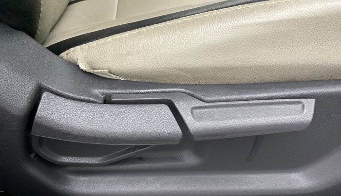 2021 Hyundai GRAND I10 NIOS SPORTZ CNG MT, CNG, Manual, 12,295 km, Driver Side Adjustment Panel