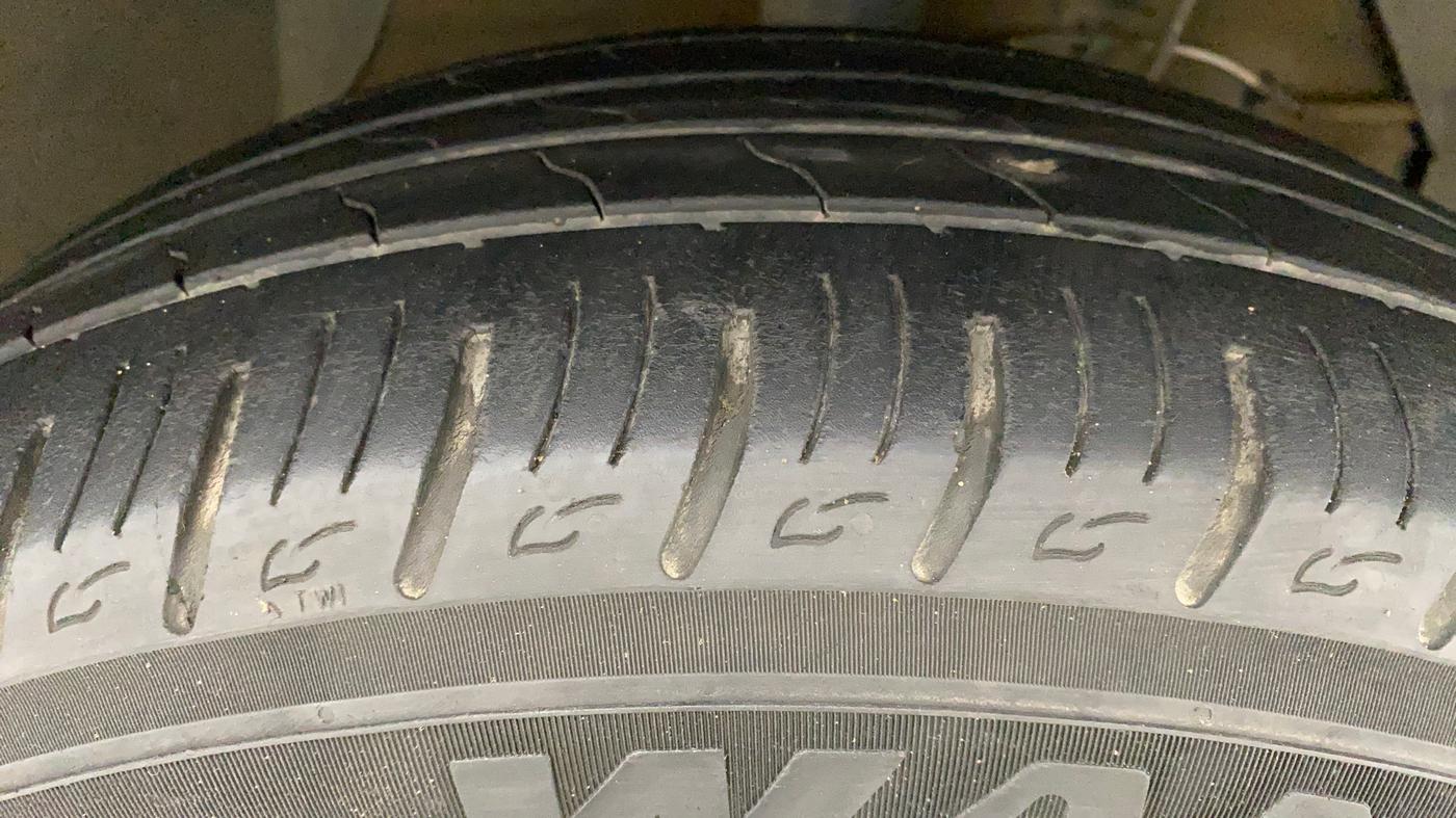 2020 Maruti Vitara Brezza ZXI AT SHVS, Petrol, Automatic, 55,214 km, Right Front Tyre Tread