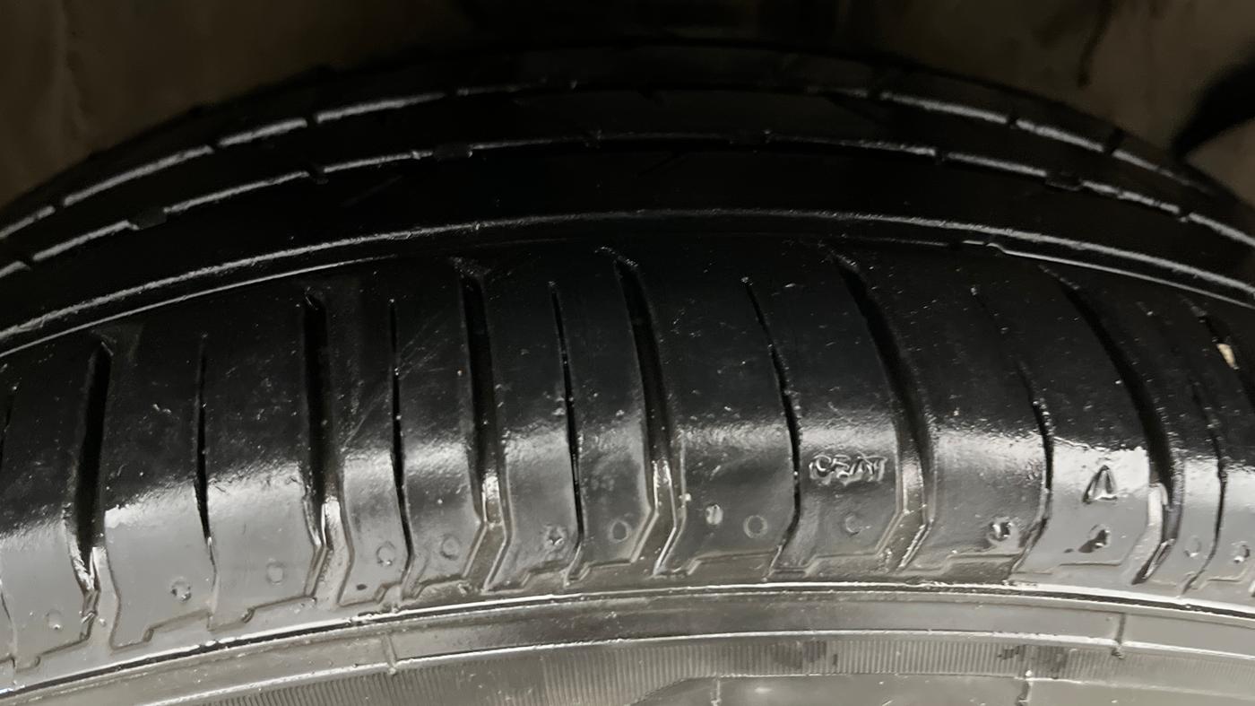 2015 Hyundai Creta SX PLUS 1.6 PETROL, Petrol, Manual, 74,847 km, Right Front Tyre Tread