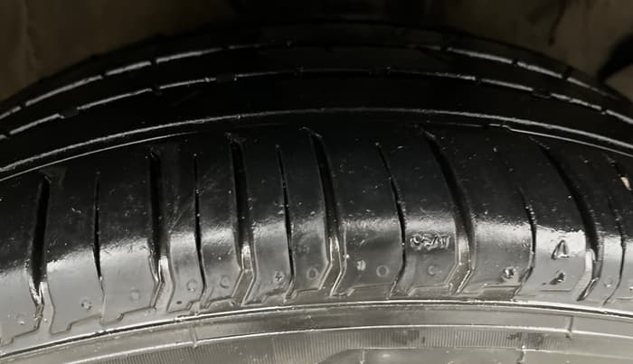 2015 Hyundai Creta SX PLUS 1.6 PETROL, Petrol, Manual, 74,885 km, Right Front Tyre Tread
