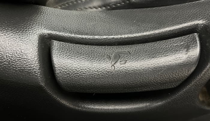 2015 Hyundai Creta SX PLUS 1.6 PETROL, Petrol, Manual, 74,885 km, Driver Side Adjustment Panel
