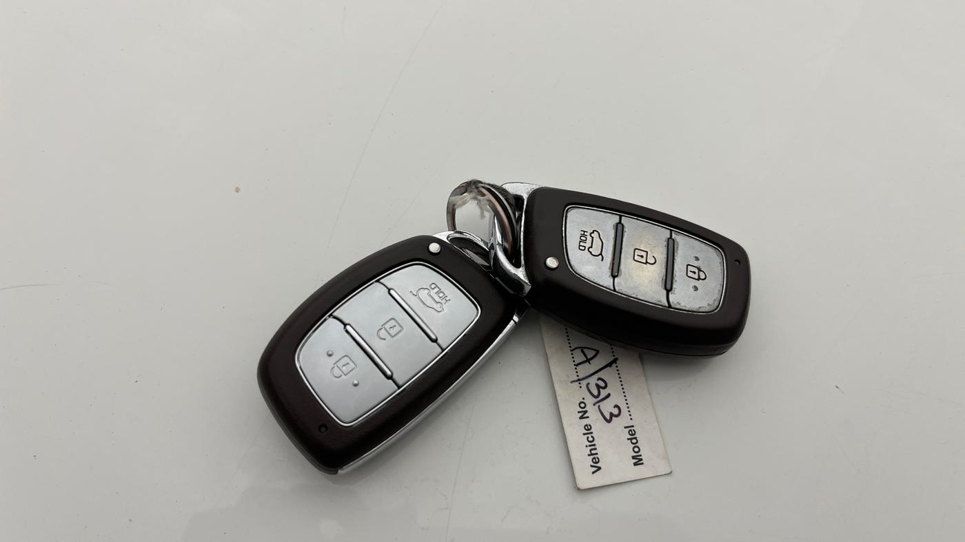 2015 Hyundai Creta SX PLUS 1.6 PETROL, Petrol, Manual, 74,847 km, Key Close Up