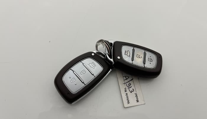 2015 Hyundai Creta SX PLUS 1.6 PETROL, Petrol, Manual, 74,885 km, Key Close Up