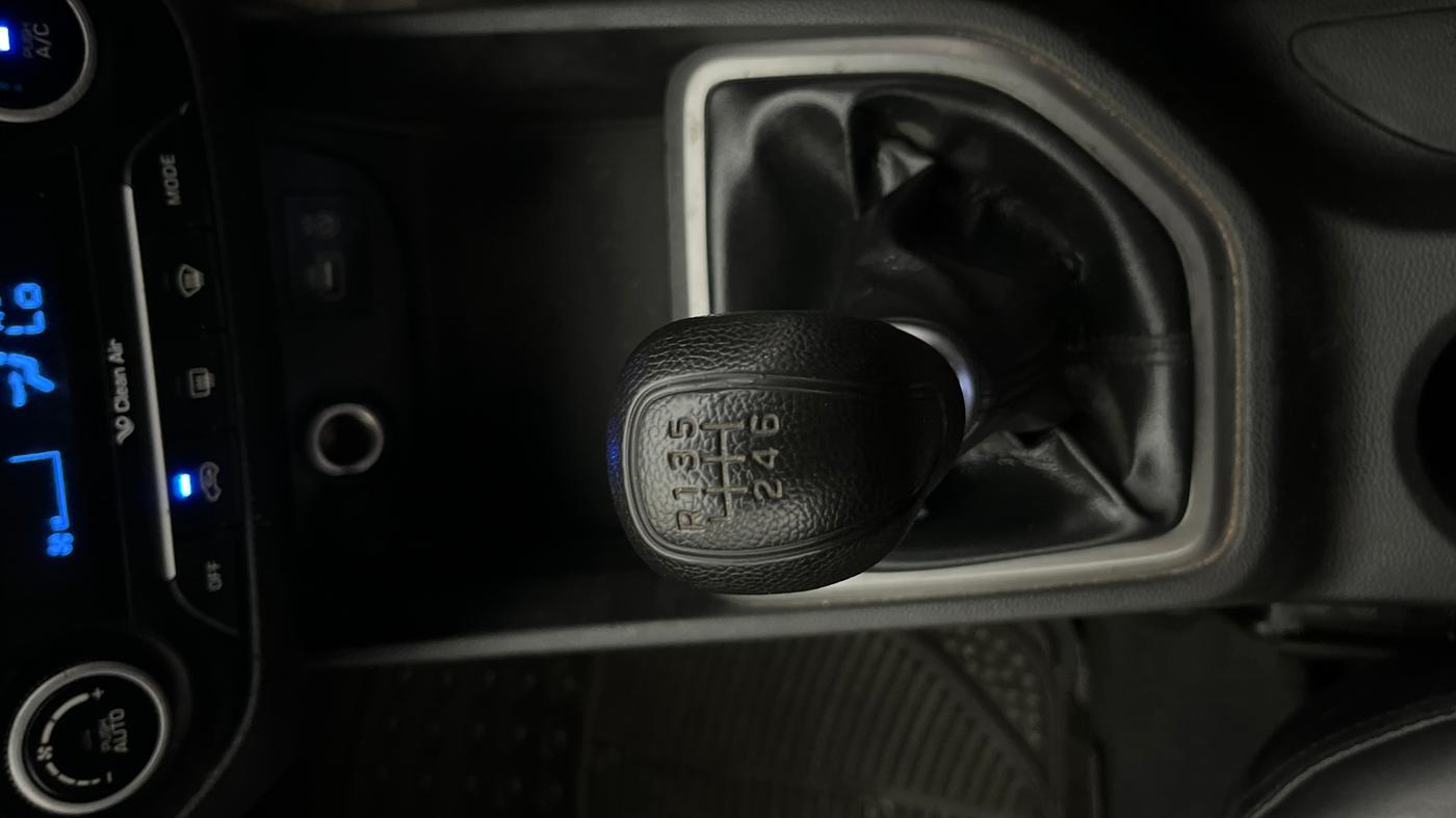2015 Hyundai Creta SX PLUS 1.6 PETROL, Petrol, Manual, 74,847 km, Gear Lever