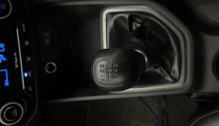 2015 Hyundai Creta SX PLUS 1.6 PETROL, Petrol, Manual, 74,885 km, Gear Lever