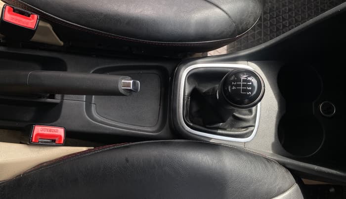 2017 Volkswagen Polo HIGHLINE1.2L, Petrol, Manual, 51,636 km, Gear Lever