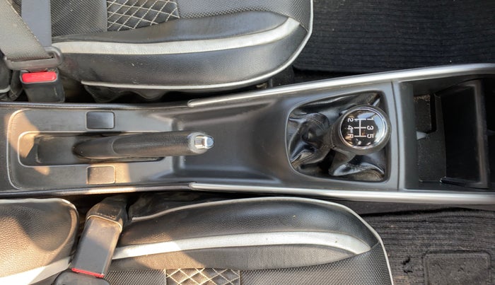 2016 Maruti Baleno DELTA PETROL 1.2, Petrol, Manual, 60,277 km, Gear Lever