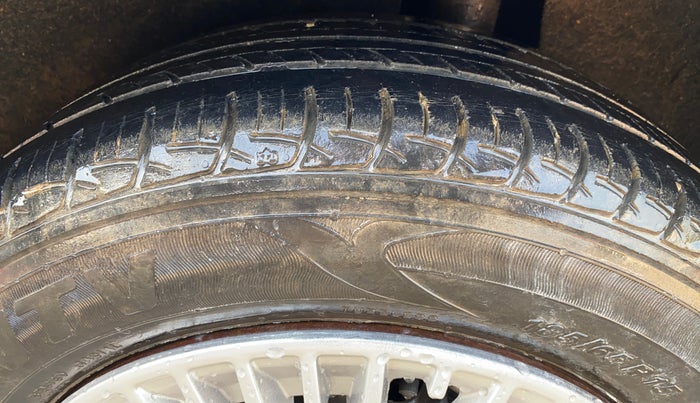 2016 Maruti Baleno DELTA PETROL 1.2, Petrol, Manual, 60,277 km, Left Rear Tyre Tread