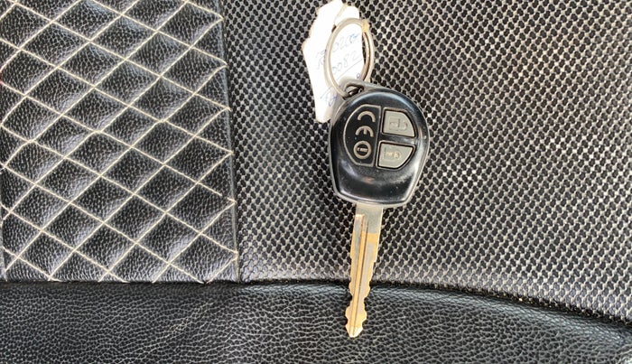 2016 Maruti Baleno DELTA PETROL 1.2, Petrol, Manual, 60,277 km, Key Close Up