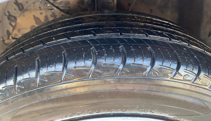 2016 Maruti Baleno DELTA PETROL 1.2, Petrol, Manual, 60,277 km, Left Front Tyre Tread