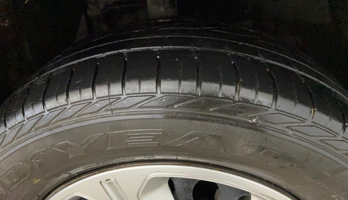 2020 Tata NEXON XMA PETROL, Petrol, Automatic, 71,148 km, Right Front Tyre Tread