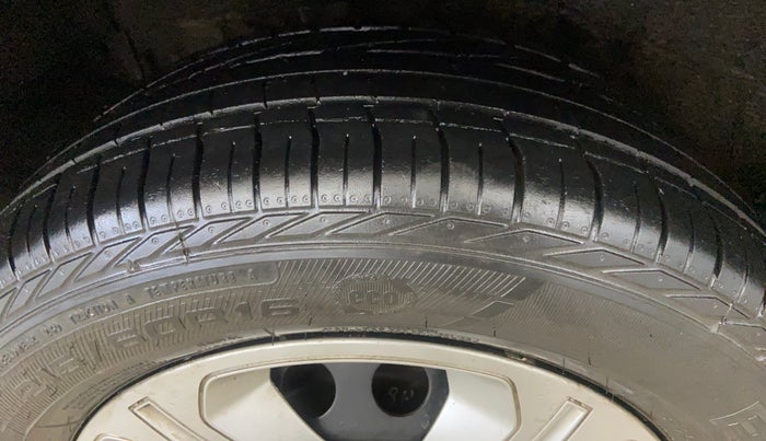 2020 Tata NEXON XMA PETROL, Petrol, Automatic, 71,148 km, Right Rear Tyre Tread