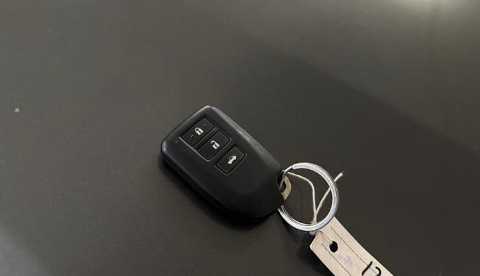2018 Toyota YARIS G CVT, Petrol, Automatic, 98,910 km, Key Close Up