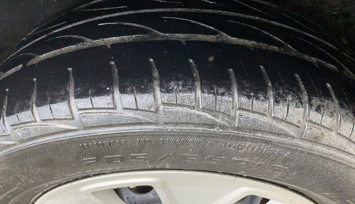 2019 Ford Ecosport AMBIENTE 1.5L DIESEL, Diesel, Manual, 92,476 km, Left Rear Tyre Tread