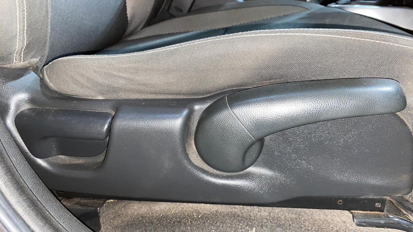 2018 Honda WR-V 1.2L I-VTEC VX MT, Petrol, Manual, 31,438 km, Driver Side Adjustment Panel