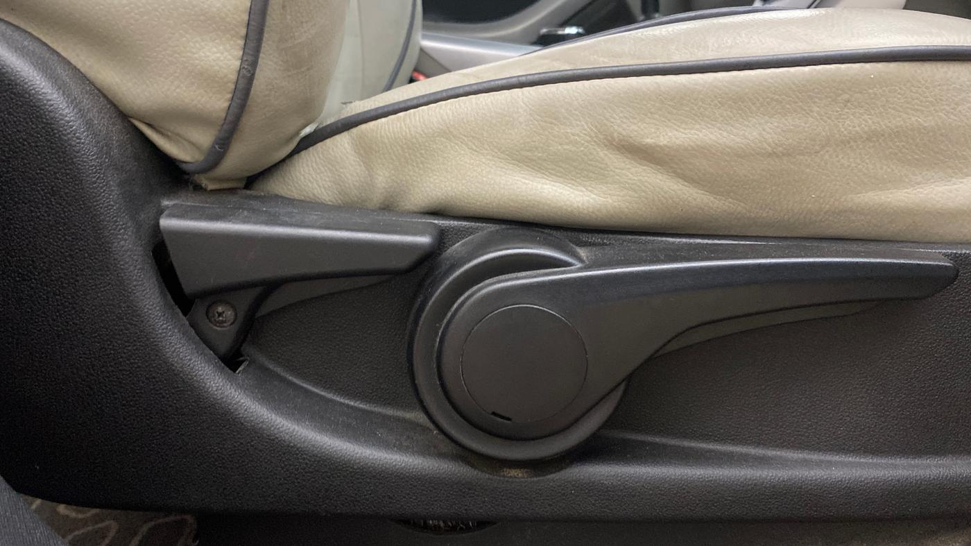 2018 Tata NEXON XZ PLUS PETROL, Petrol, Manual, 59,034 km, Driver Side Adjustment Panel