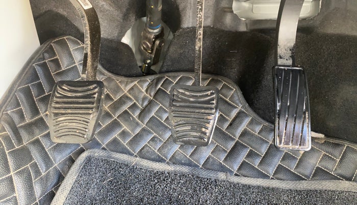 2024 Mahindra XUV 3XO MX3 Pro 1.2 L TCMPFi, Petrol, Manual, 15,478 km, Pedals