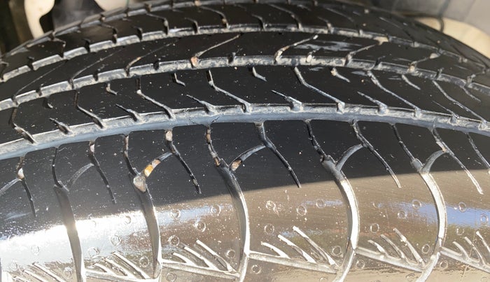 2024 Mahindra XUV 3XO MX3 Pro 1.2 L TCMPFi, Petrol, Manual, 15,478 km, Left Rear Tyre Tread