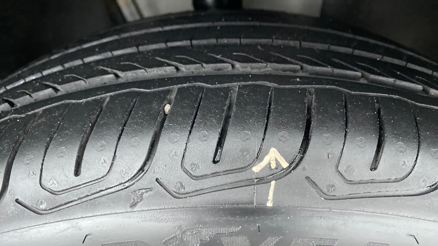 2021 Volkswagen TAIGUN TOPLINE 1.0 TSI MT, Petrol, Manual, 7,977 km, Right Front Tyre Tread