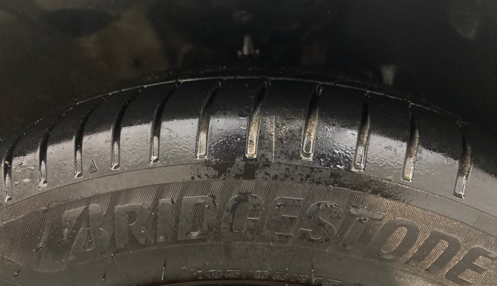 2014 Honda City 1.5L I-VTEC VX CVT, Petrol, Automatic, 1,27,988 km, Right Front Tyre Tread