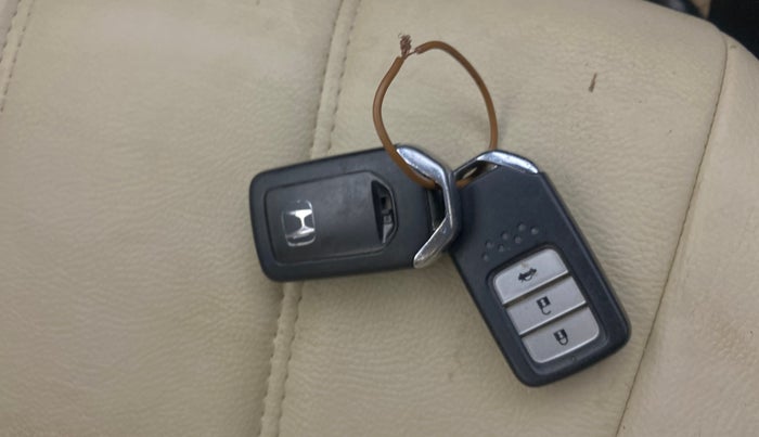 2014 Honda City 1.5L I-VTEC VX CVT, Petrol, Automatic, 1,27,988 km, Key Close Up