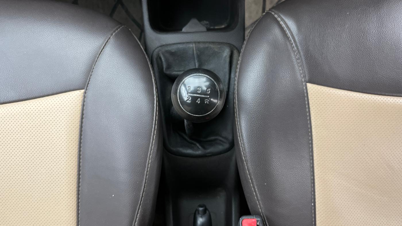 2014 Hyundai Eon MAGNA +, Petrol, Manual, 44,165 km, Gear Lever