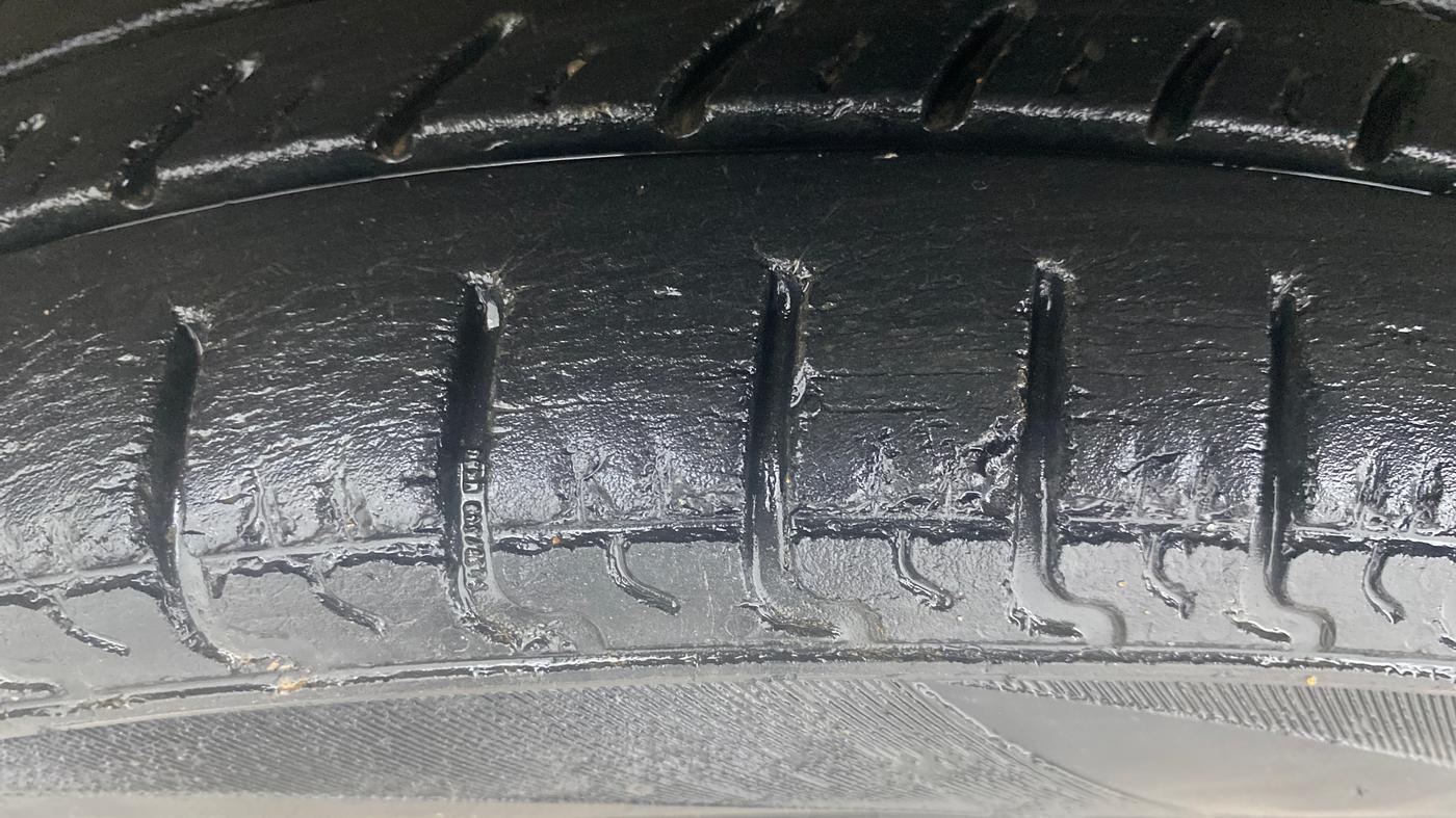 2014 Maruti Alto K10 VXI, Petrol, Manual, 96,256 km, Left Front Tyre Tread