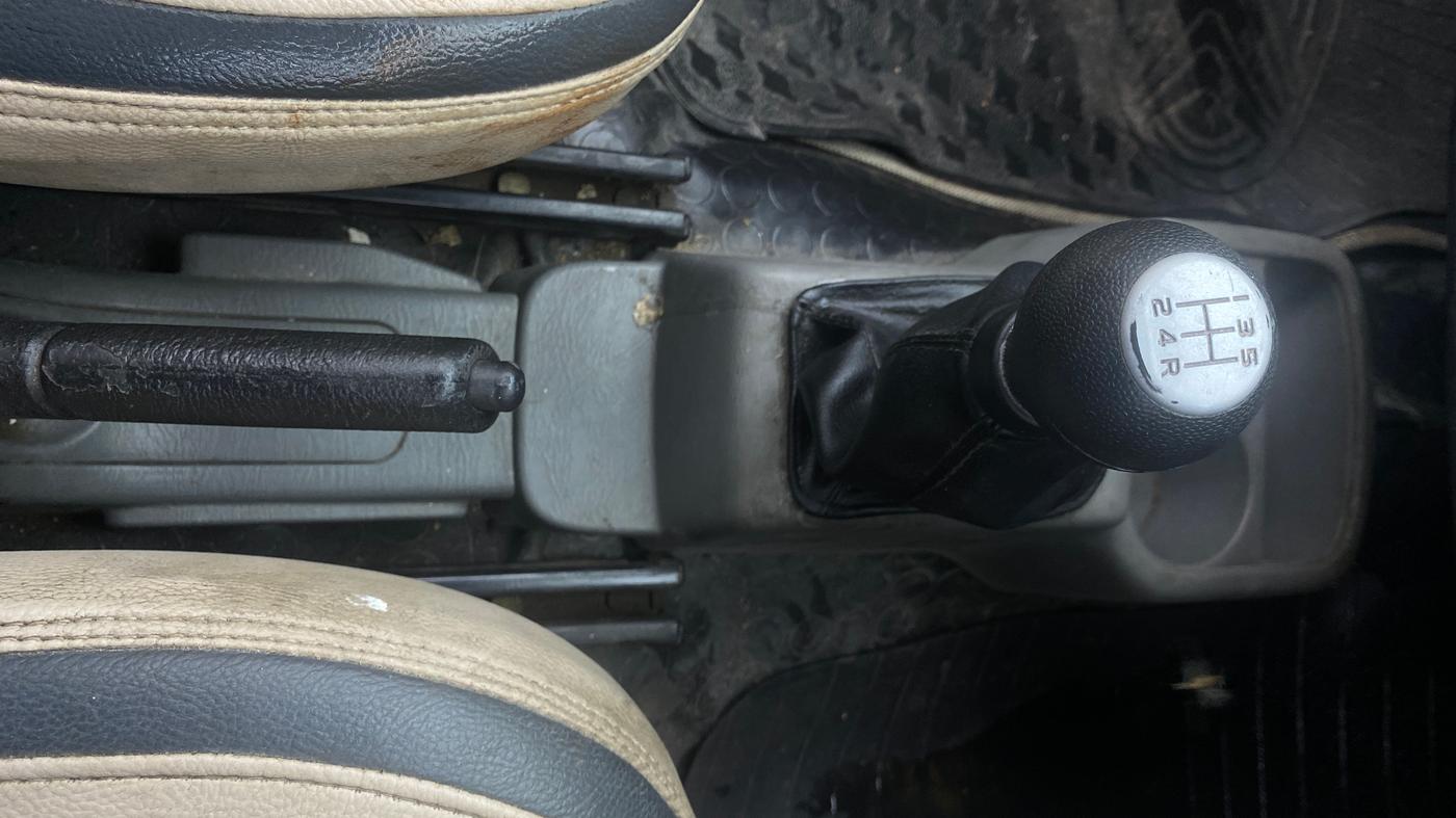 2014 Maruti Alto K10 VXI, Petrol, Manual, 96,256 km, Gear Lever