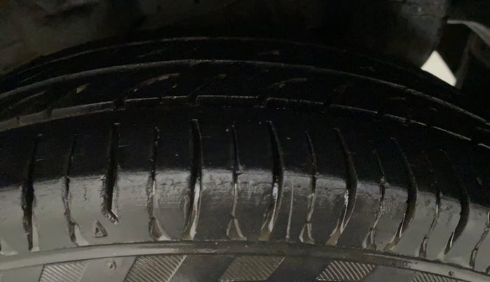 2012 Hyundai Eon D-LITE, Petrol, Manual, 33,936 km, Left Rear Tyre Tread