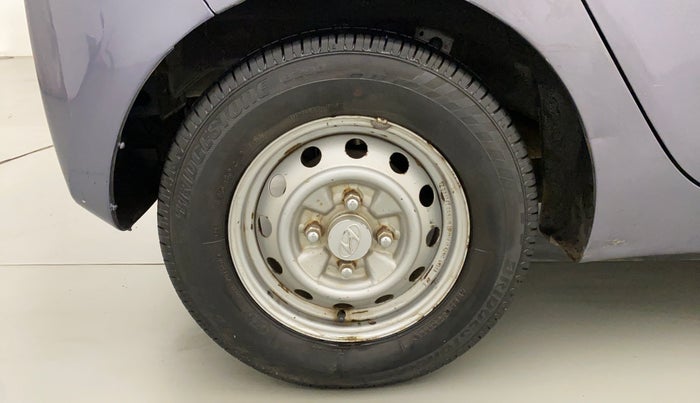 2012 Hyundai Eon D-LITE, Petrol, Manual, 33,936 km, Right Rear Wheel