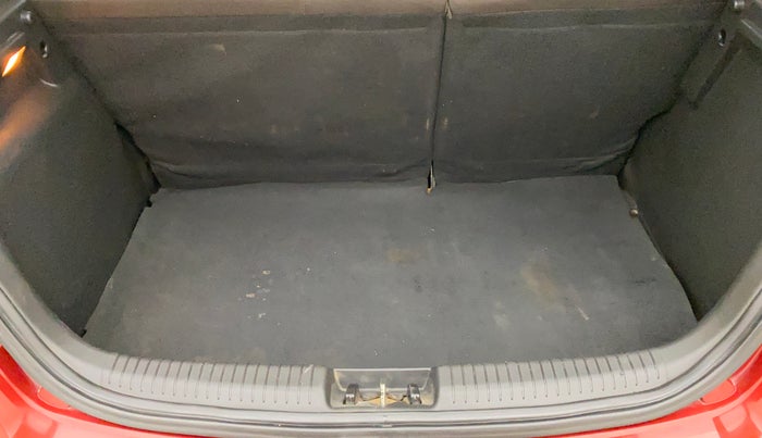 2013 Hyundai i20 SPORTZ 1.4 AT, Petrol, Automatic, 56,874 km, Boot Inside