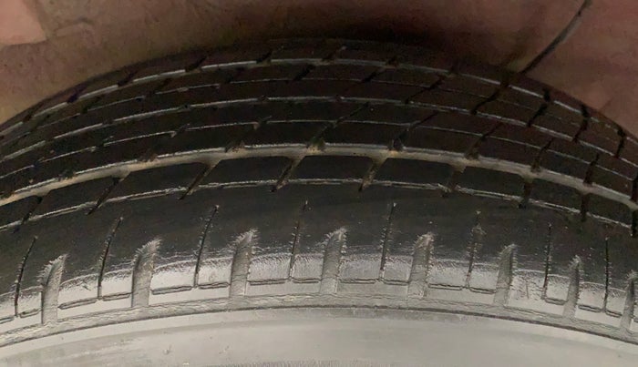 2013 Hyundai i20 SPORTZ 1.4 AT, Petrol, Automatic, 56,874 km, Right Rear Tyre Tread