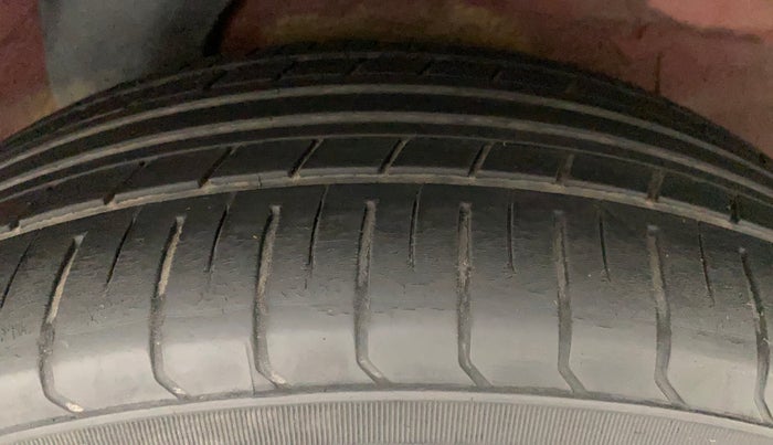 2013 Hyundai i20 SPORTZ 1.4 AT, Petrol, Automatic, 56,874 km, Left Rear Tyre Tread