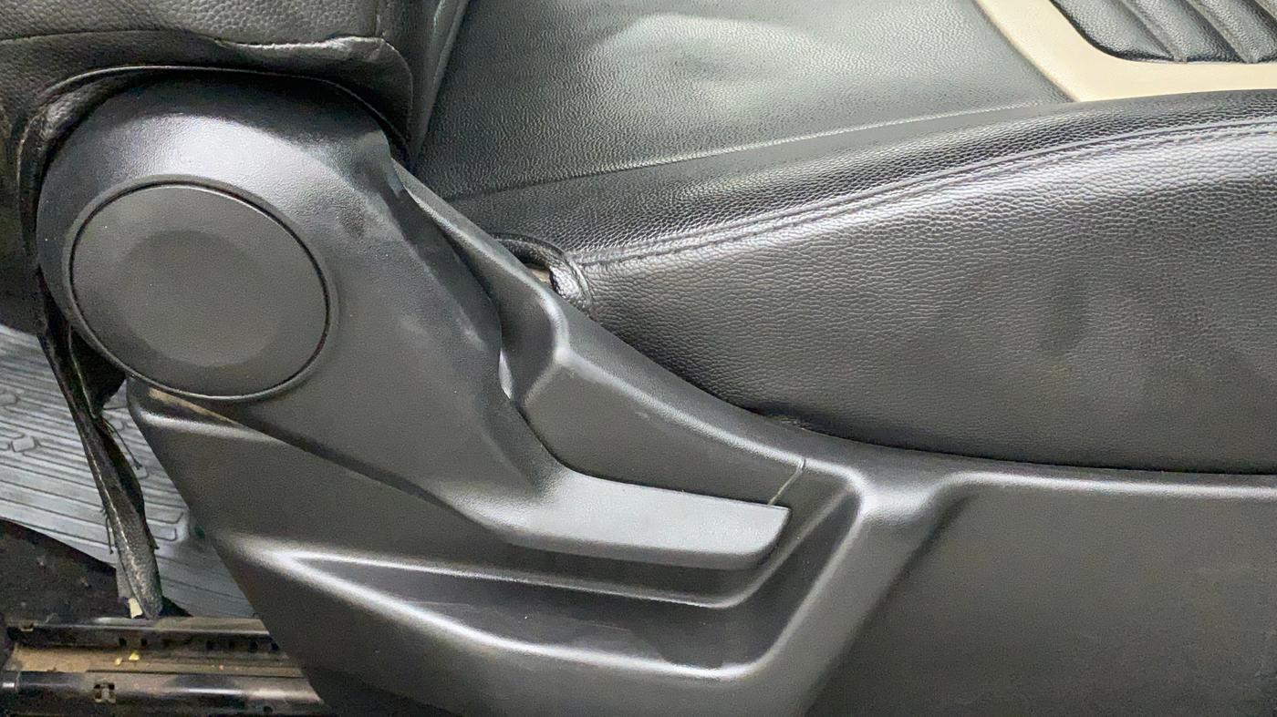 2019 Maruti New Wagon-R LXI CNG 1.0, CNG, Manual, 70,360 km, Driver Side Adjustment Panel