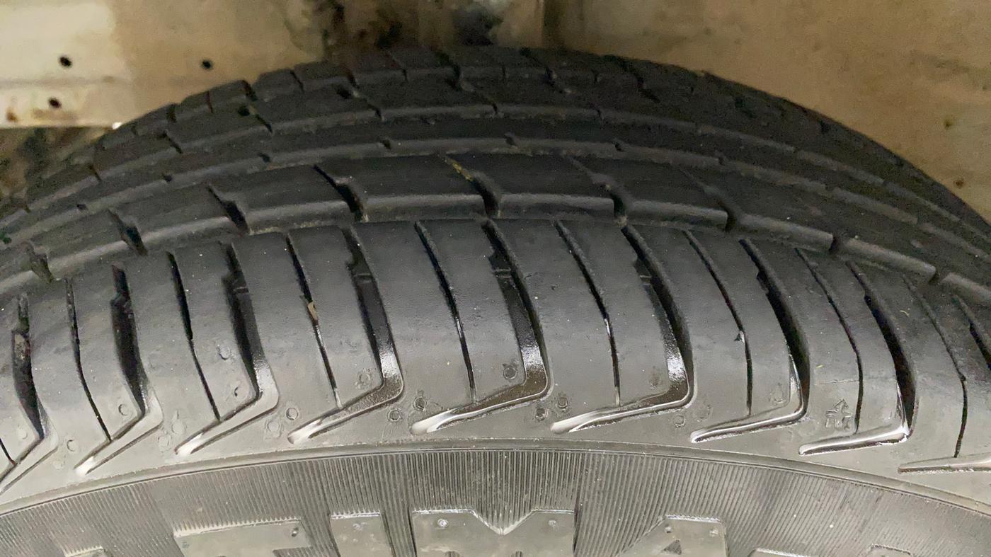2019 Maruti New Wagon-R LXI CNG 1.0, CNG, Manual, 70,360 km, Left Front Tyre Tread