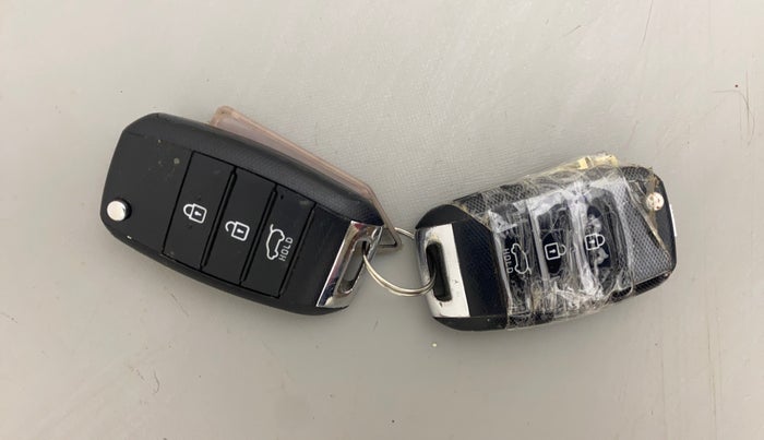 2019 KIA SELTOS HTK 1.5 PETROL, Petrol, Manual, 1,21,642 km, Key Close Up